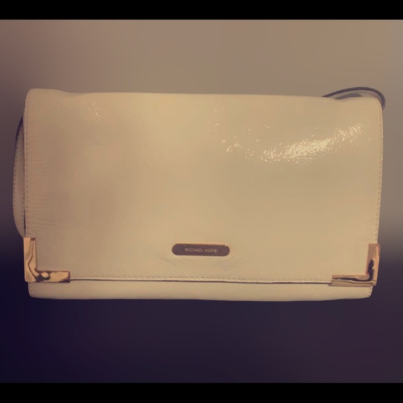 Michael Kors Handbags - SOLD‼️‼️Michael Kors large clutch/shoulder bag